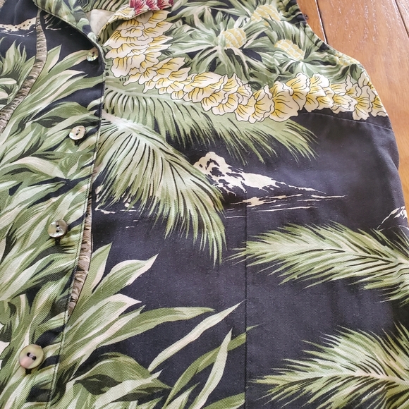 Tommy Bahama 100%‎ Silk Top - Picture 2 of 5